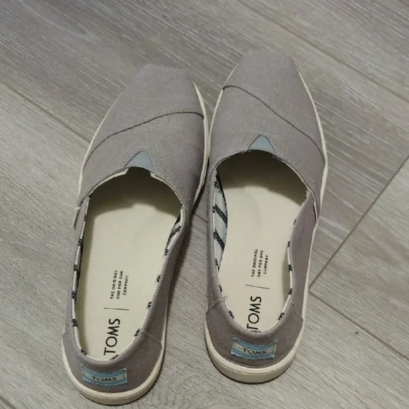 TOMS Gray Canvas Slip-On Shoes - Picture 5 of 9